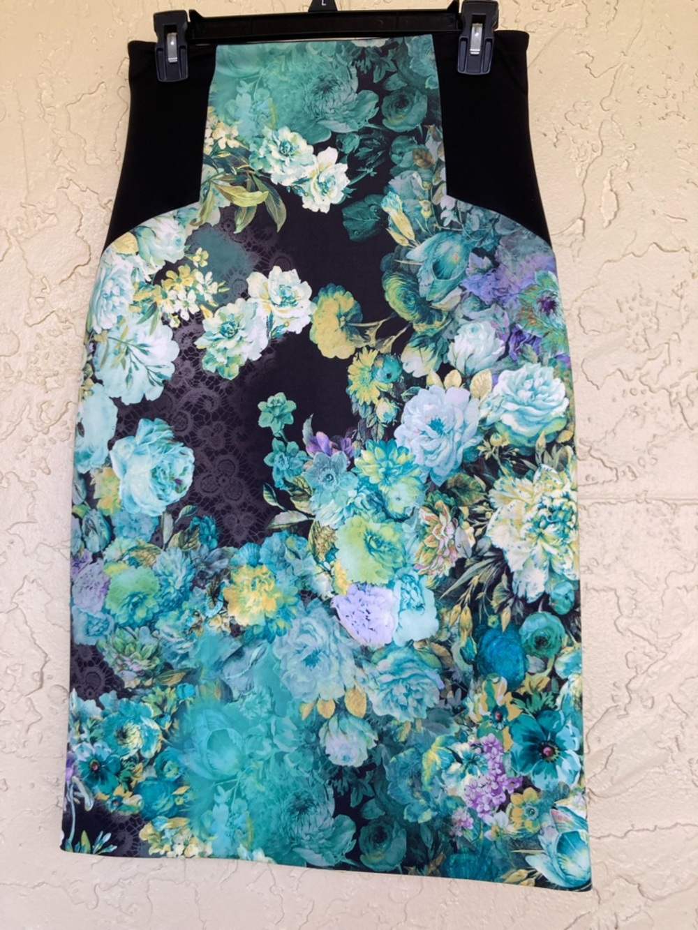 ECI New York Black and Teal Floral Pencil Skirt